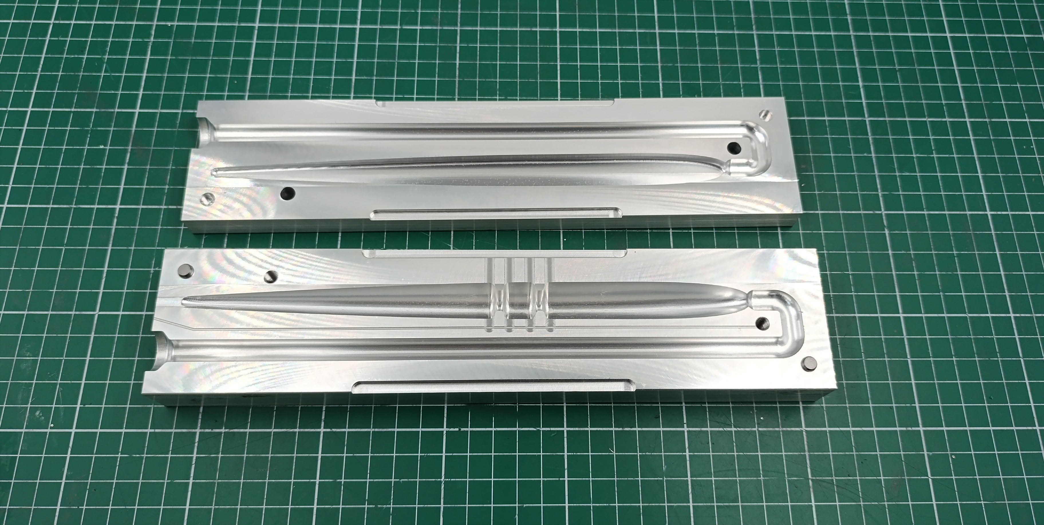 CNC machined 9" slug go lure aluminum mold