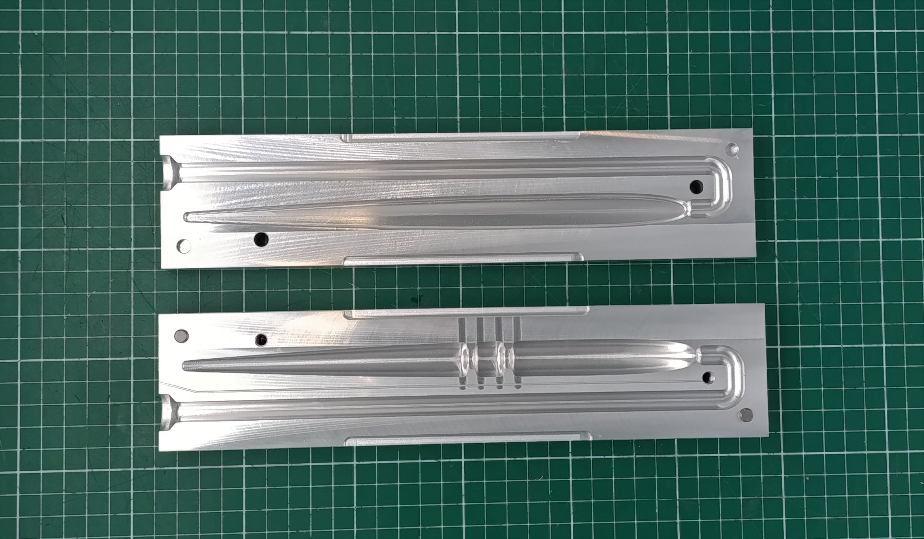 CNC machined 9" slug go lure aluminum mold