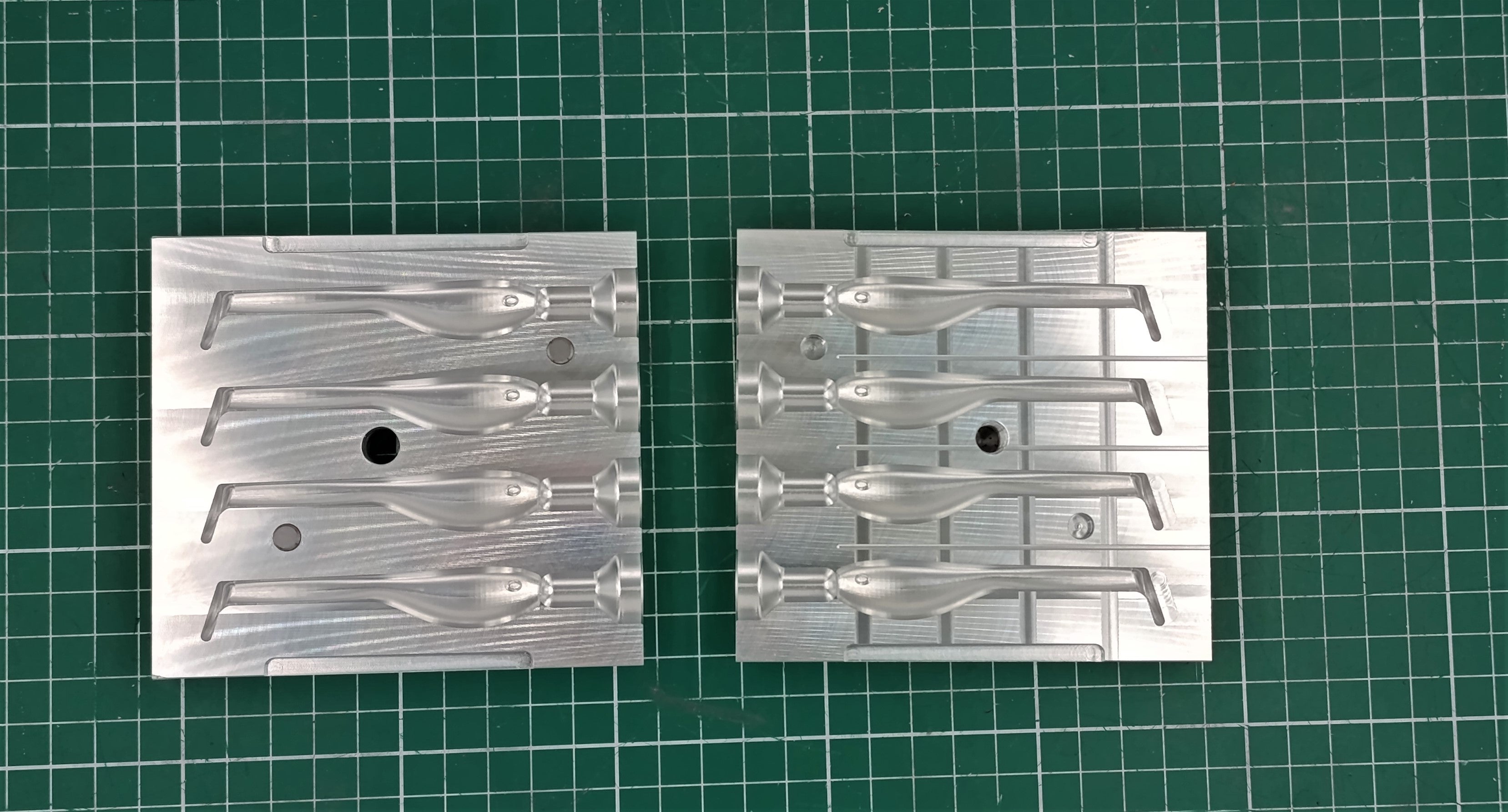 CNC Machined Aluminum 4 Cavity Mold for 3 inch Twitching Shad Lures