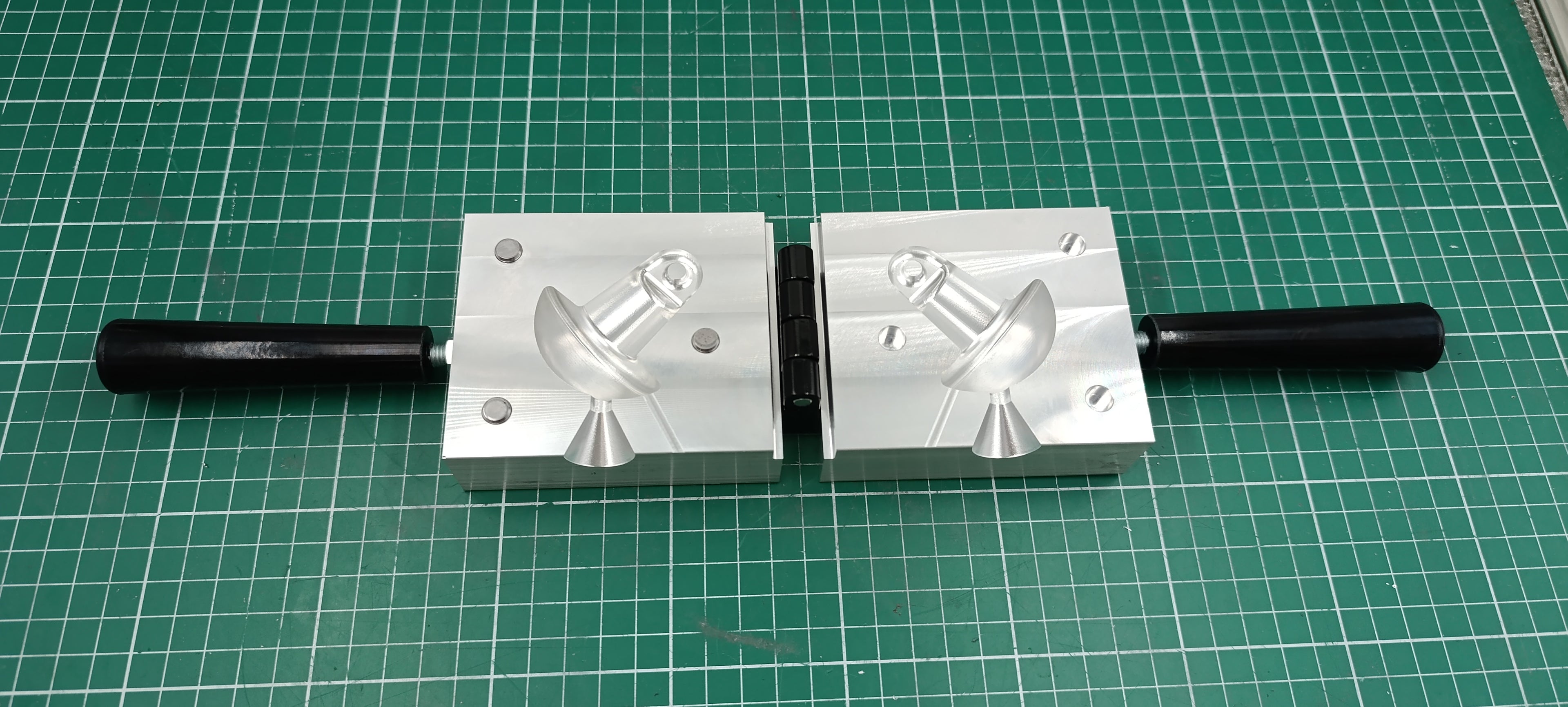 CNC machined aluminum molds for 12oz and 16oz decoy anchor mushroom lead weight