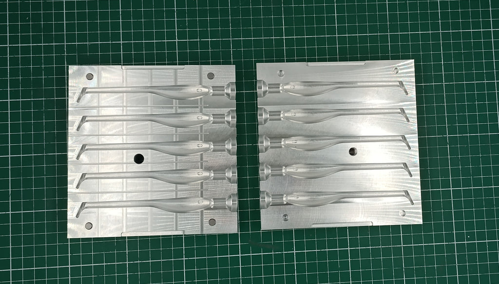Five cavity CNC machined aluminum mold for 4.5" twitching shad lure production