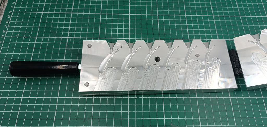 CNC machined pompano jig aluminum fishing mold, CNC machining services