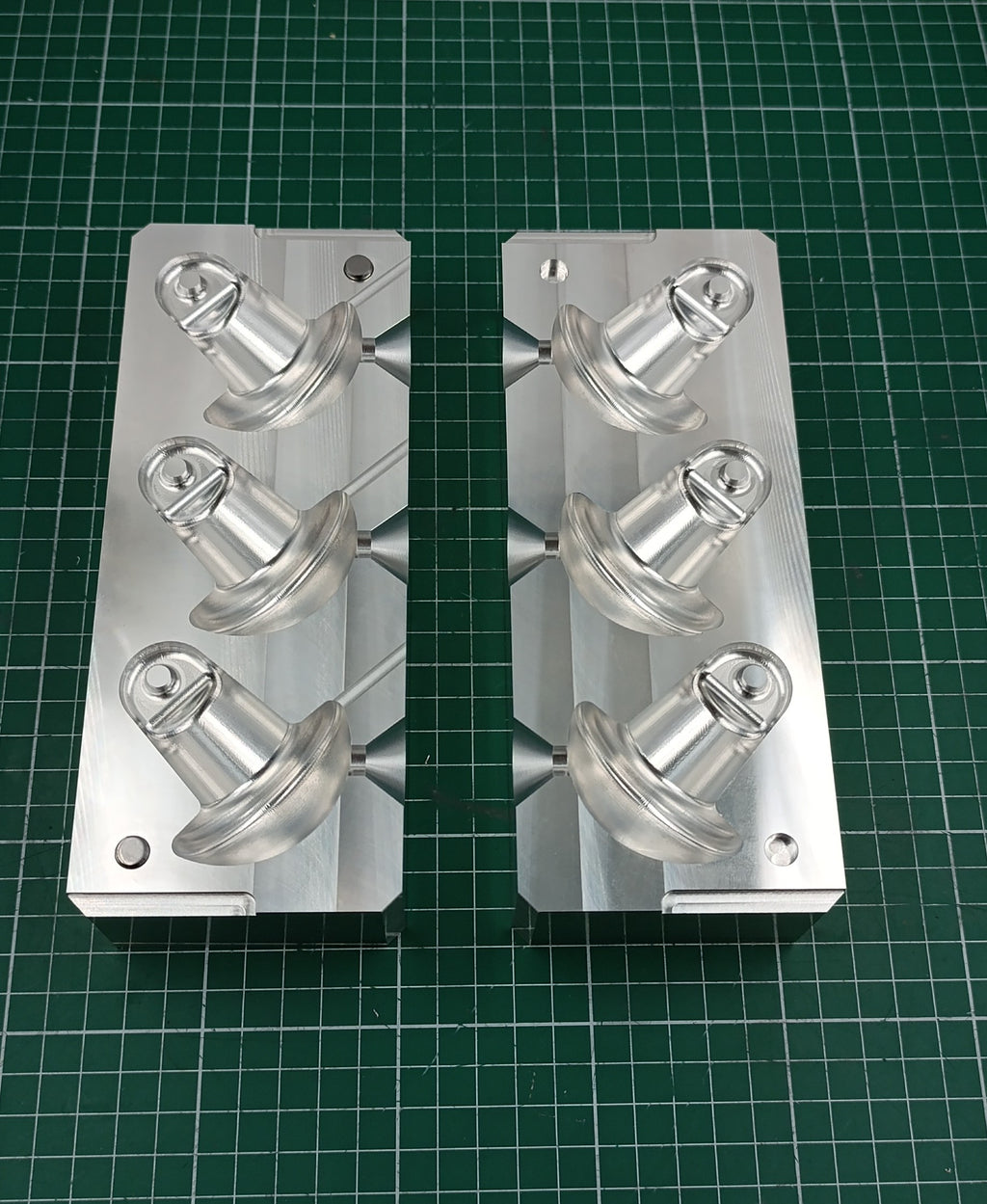 CNC machined 3 cavity 20oz mushroom anchor aluminum mold