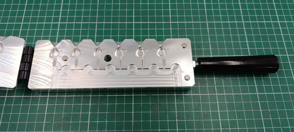 CNC machined swimbait jig head aluminum fishing mold with weights 3/8oz and 1/2oz