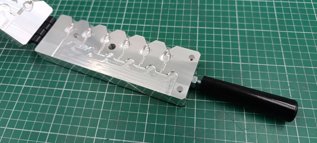 CNC machined swimbait jig head aluminum fishing mold with weights 3/8oz and 1/2oz