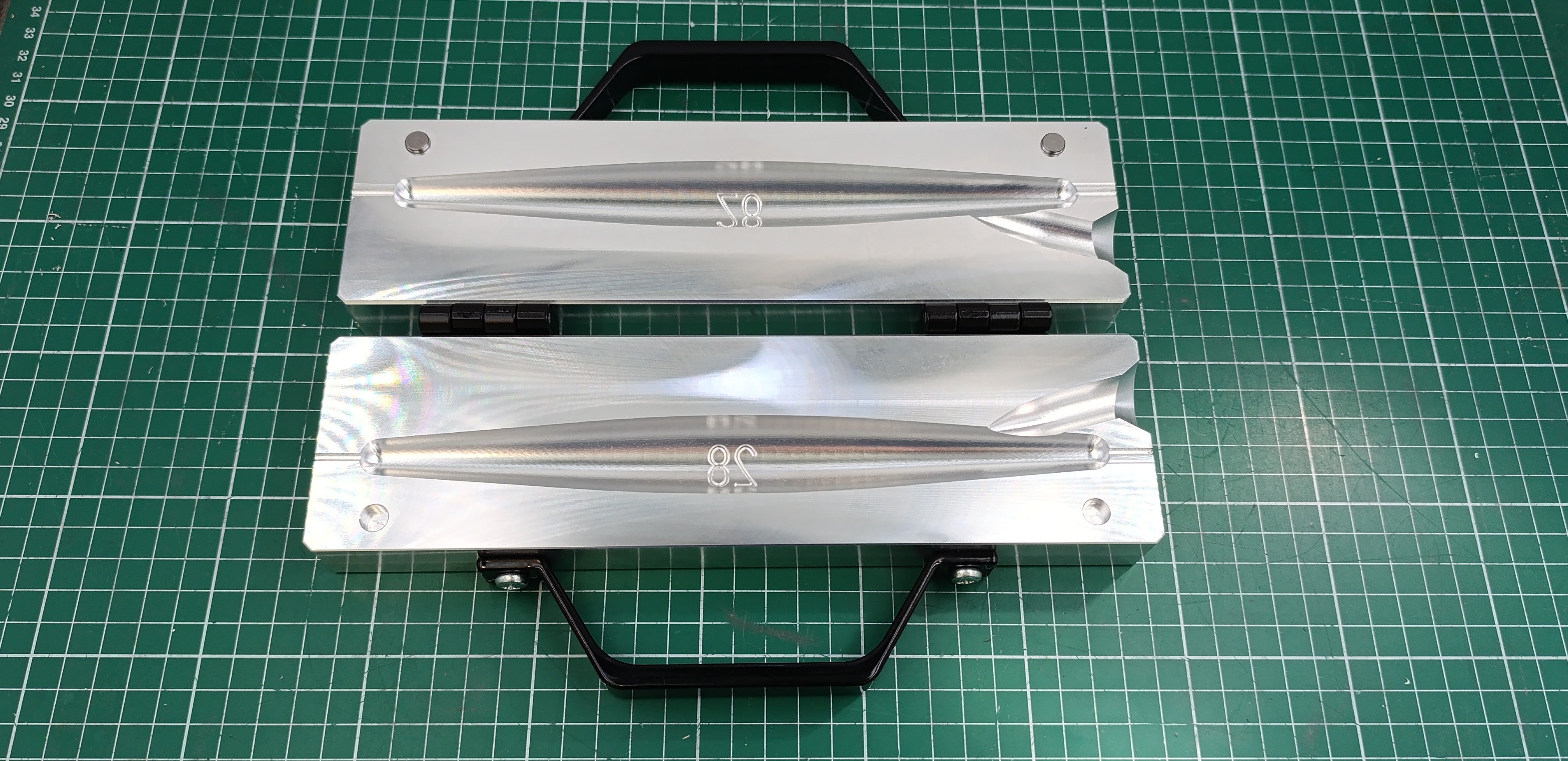 CNC Machined Aluminum 28oz Trolling Sinker Mold – One Cavity Lead Casting Mold