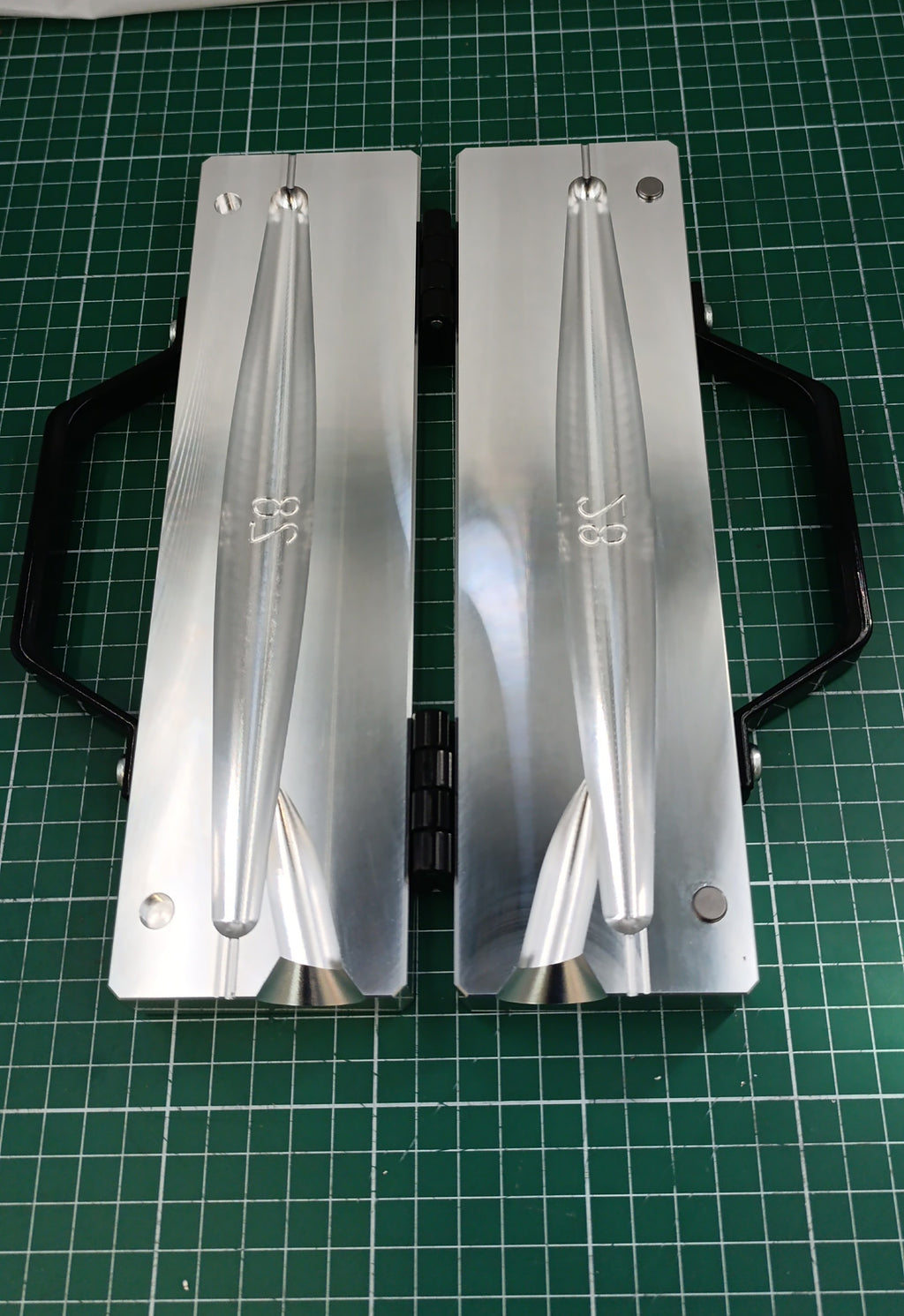 CNC Machined Aluminum 28oz Trolling Sinker Mold – One Cavity Lead Casting Mold