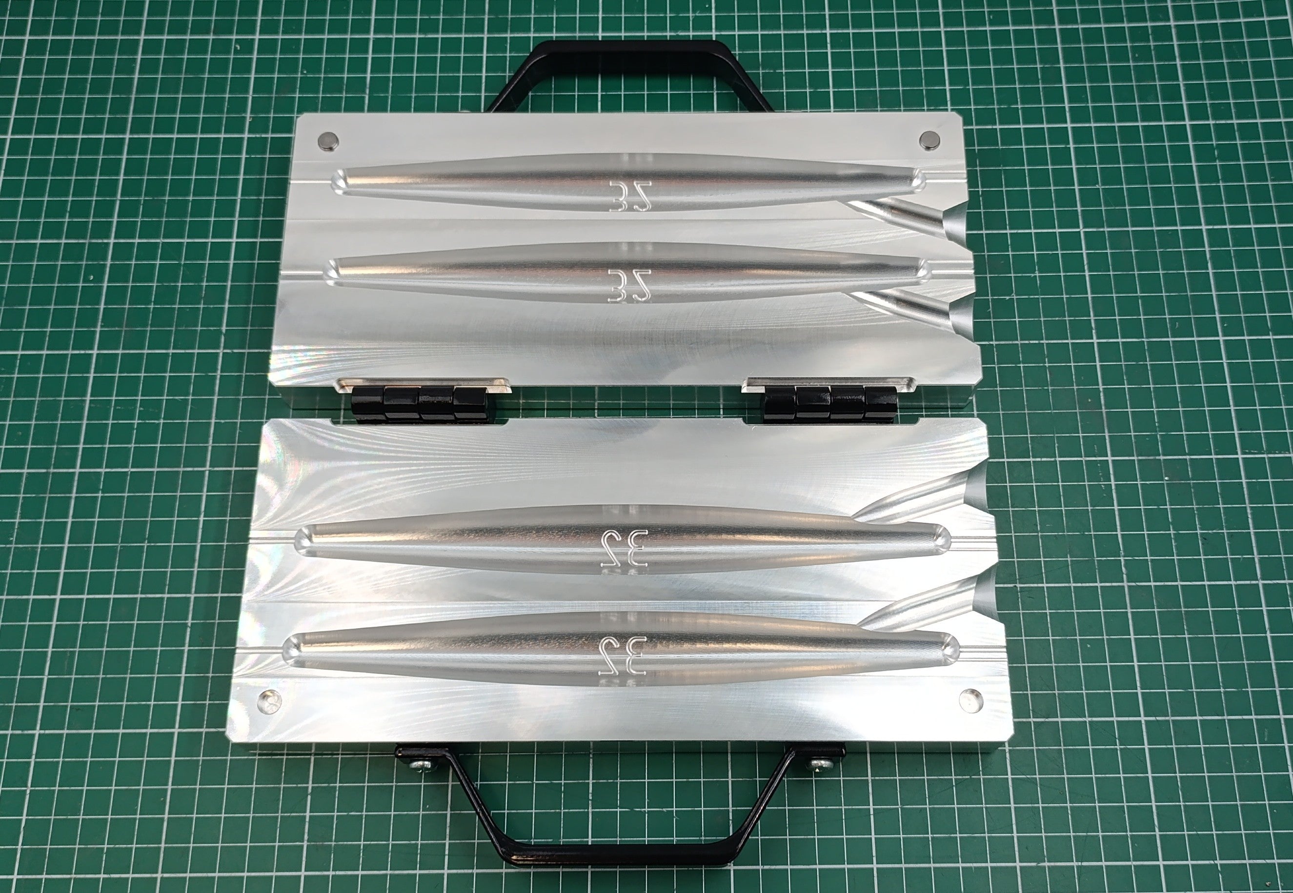 CNC machined 2 cavity 32oz Trolling sinker aluminum fishing mold – PrototypingNS