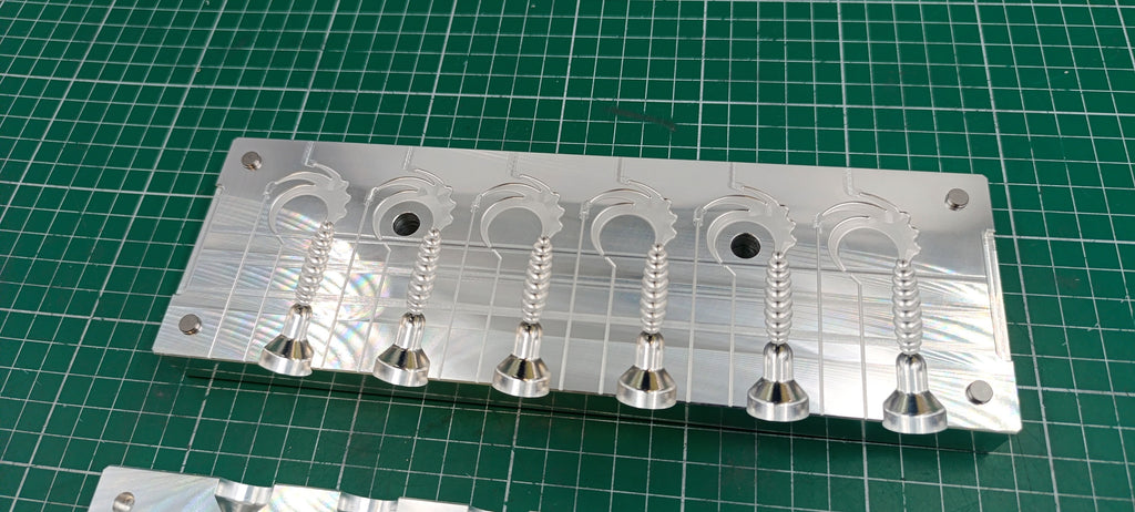 2" Fire Tail Grub Twister Lure CNC machined aluminum fishing mold