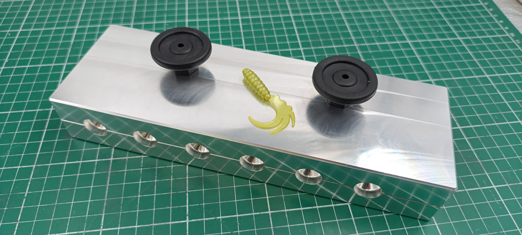 2" Fire Tail Grub Twister Lure CNC machined aluminum fishing mold
