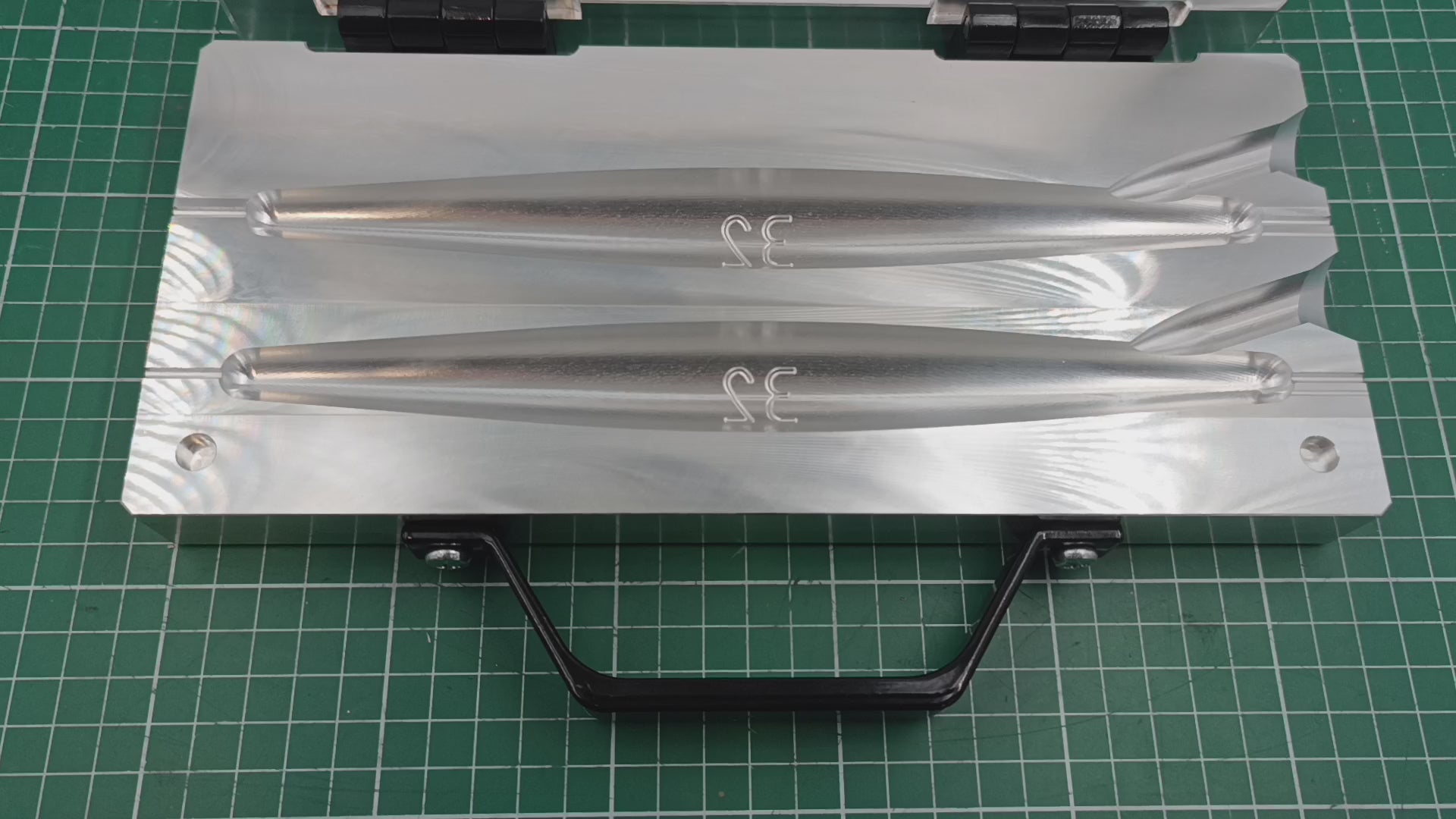 CNC machined 2 cavity 32oz Trolling sinker aluminum fishing mold