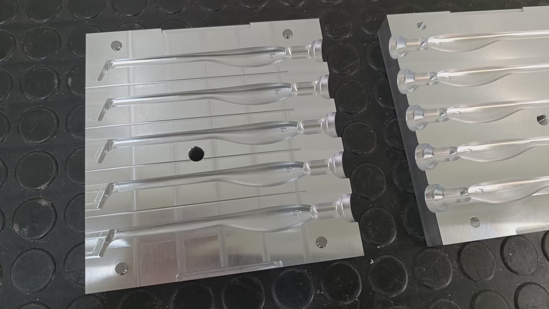 Five cavity CNC machined aluminum mold for 4.5" twitching shad lure production