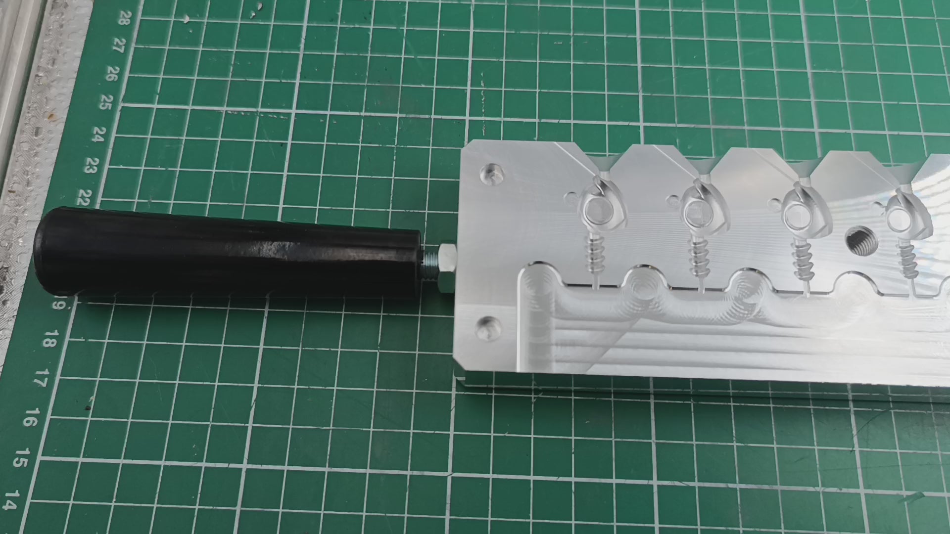 CNC machined swimbait jig head aluminum fishing mold with weights 3/8oz and 1/2oz