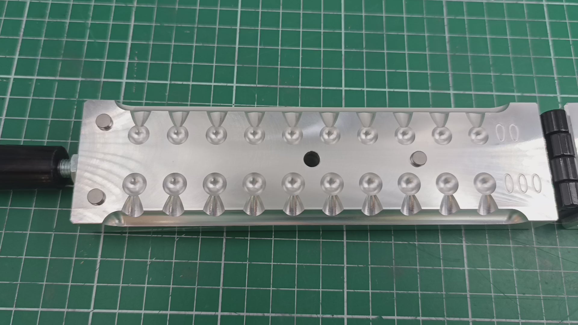 Buck shot 00 and 000 CNC machined aluminum mold